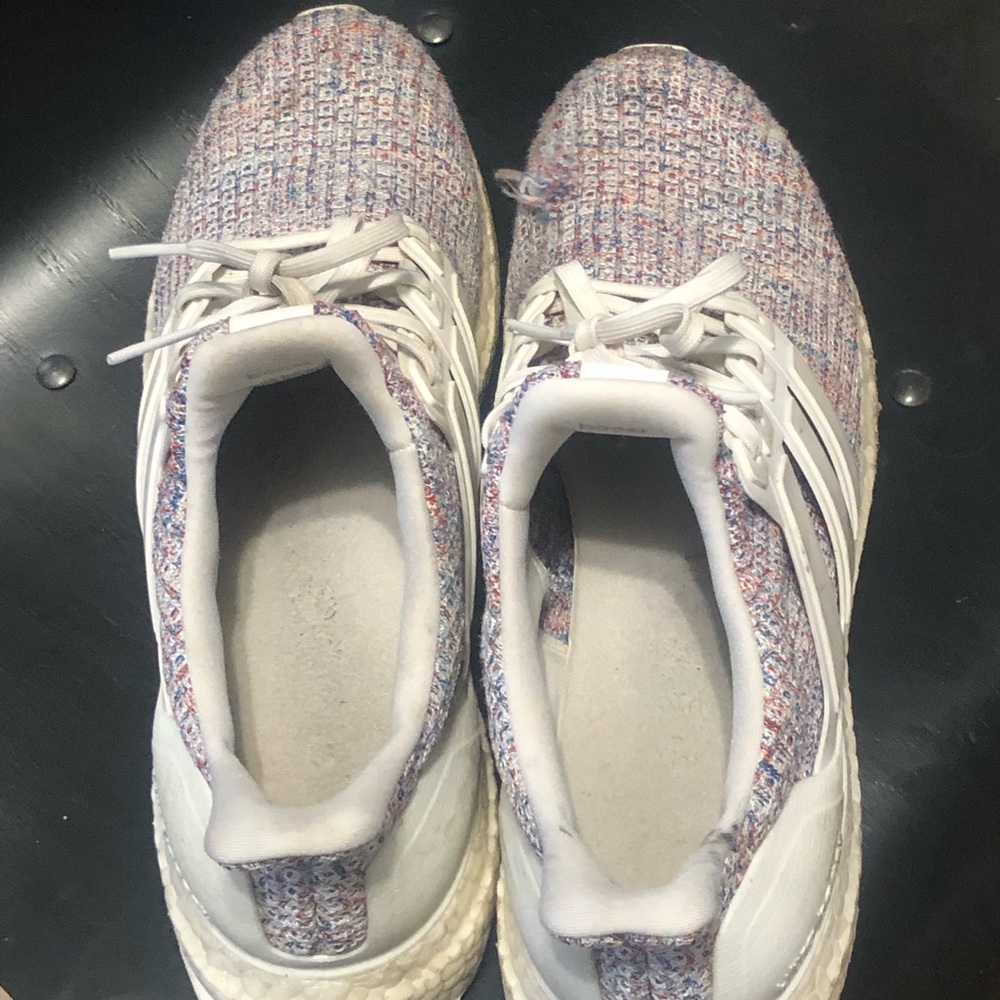 Adidas Ultrabooost.